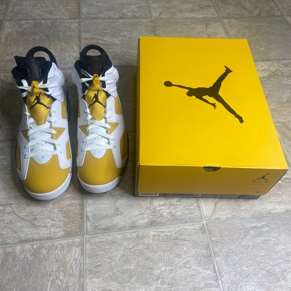 Air Jordan Retro Yellow Ochre Men's Shoe Size Yellow CT8529